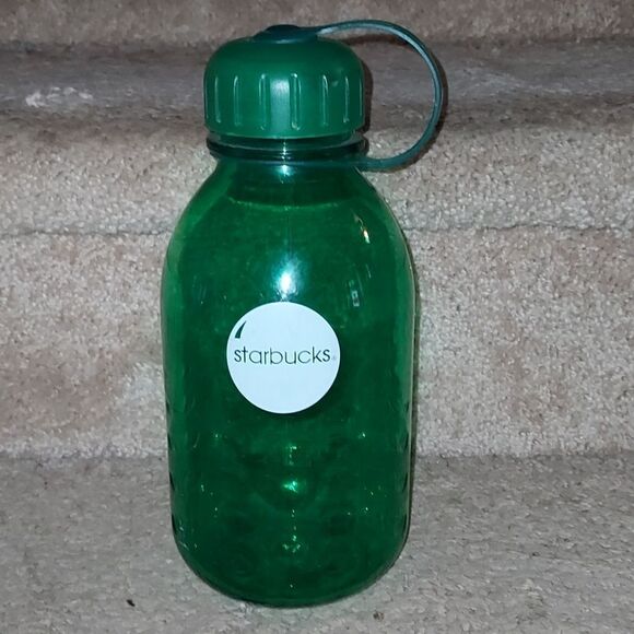 RARE Starbucks 1 Qt Holiday Green Water Bottle - Picture 1 of 5
